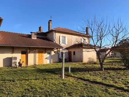 location appartement 7 pièces 225m² ygos st saturnin 40110