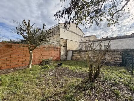 bordeaux gare/belcier - maisonnette avec jardin