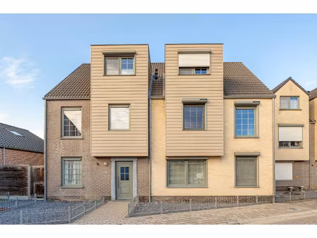 appartement te koop in rijkevorsel met 2 slaapkamers