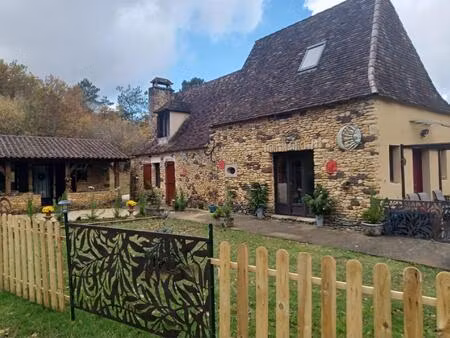maison en pierre périgordienne avec gîte indépendant et pisci