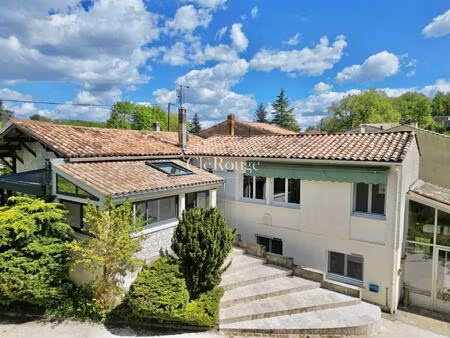proche d'eymet - magnifique propriété de 4 chambres à proximité à pied des commerces