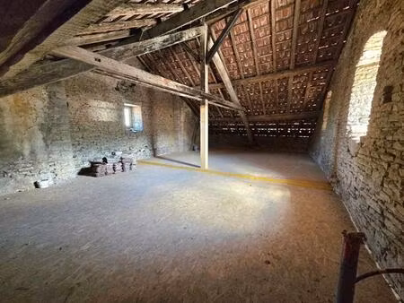 vente appartement 1 pièce 104 m² maîche (25120)