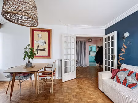 bel appartement 3 pièces avec terrasse . au coeur de la butte sainte-anne  nantes