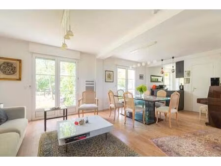 appartement de 4 pièces de 80 m² situé à garches