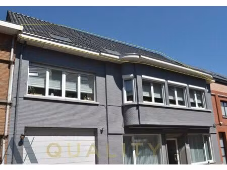 centraal gelegen 2 slpk. appt. met gar. en terras. vrij vanaf 15/03/2026