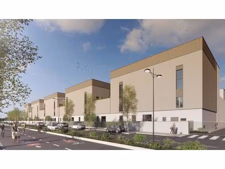 à louer - up! vénissieux : cellules modulables au coeur d'un emplacement stratégique