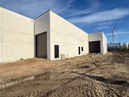 nieuwbouw kmo-unit 715 m² op topligging in evergem