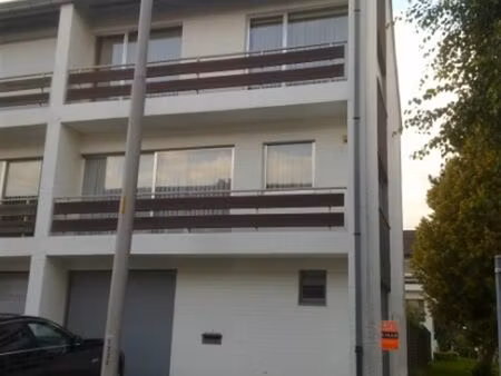 woonhuis met tuin en garage