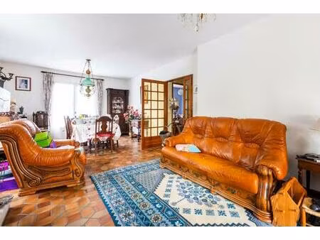 maison de charme au mesnil-saint-denis