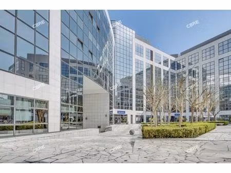 location local professionnel 600m²