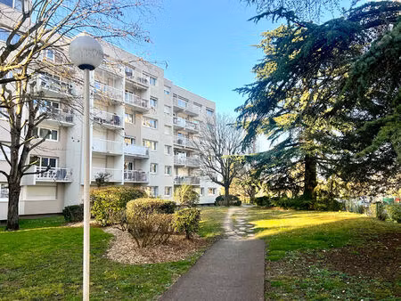 location appartement 2 pièces 44m²