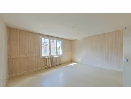 la fuye / velpeau - appartement t3 avec garage et cave