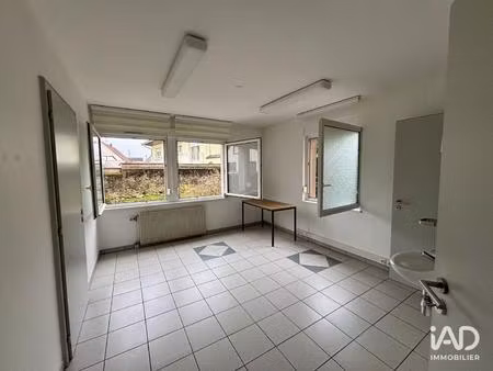 location local d'activités 68 m²