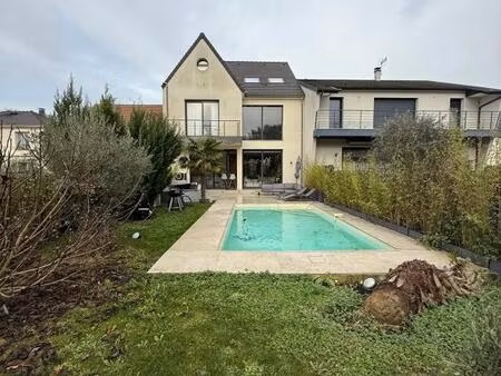 rare maison 11 pièces avec piscine à groslay