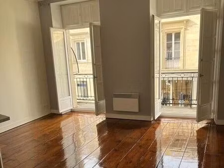 location appartement 2 pièces 43 m² à bordeaux (33000)
