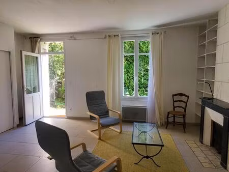 location appartement 2 pièces 54 m² à saint-cyr-sur-loire (37540)