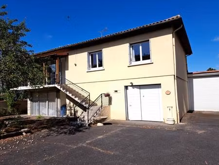 villa avec deux logements et grands garages basse ville