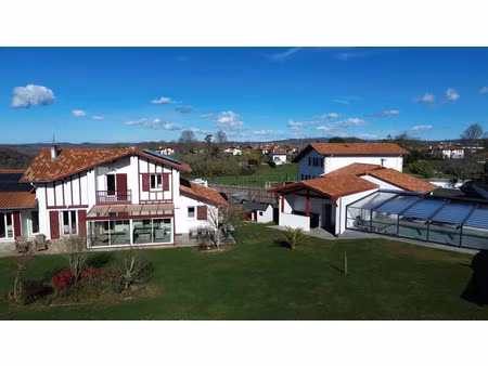 vente maison 9 pièces 275m2 larressore 64480 - 1395650 € - surface privée