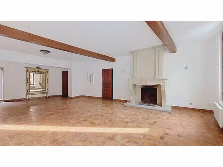 à vendre : appartement spacieux de 4 pièces à carpentras