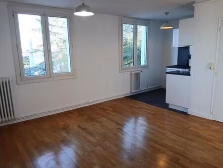 location appartement 3 pièces 51 m² à nantes (44000)