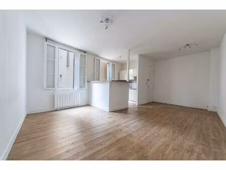 nantes - dobrée : grand t2 en excellent état