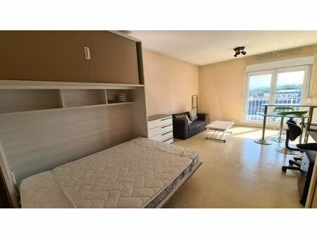 location appartement 1 pièces 33m2 reims 51100 - 550 € - surface privée