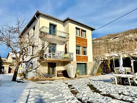 a vendre : grande maison familiale avec appartement loué et studio indépendant