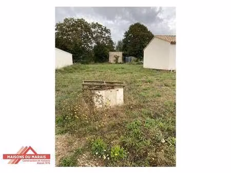 vente terrain à celles-sur-belle (79370) : à vendre / celles-sur-belle
