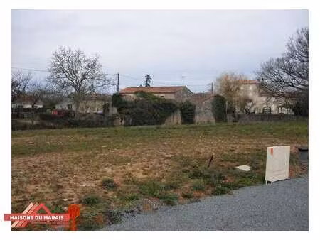 vente terrain à coulonges-sur-l'autize (79160) : à vendre / coulonges-sur-l'autize
