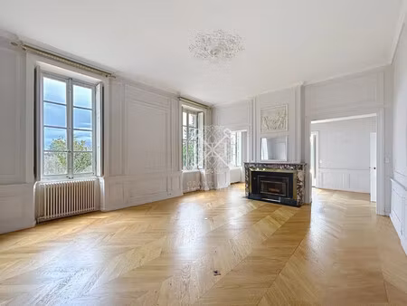 location maison de village 7 pièces