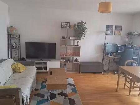 oullins - appartement de 66 11m² - 2 chambres - garage - cave