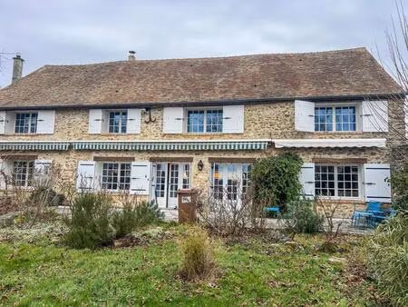 maison de 8 pièces de 260 m² à orvilliers