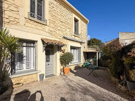 vente maison 5 pièces 111 m² eyragues (13630)