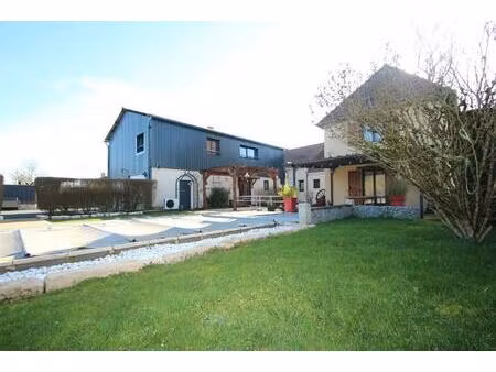 sur l'axe decize - bourbon lancy  belle maison entiérement rénovée à visiter rapidement