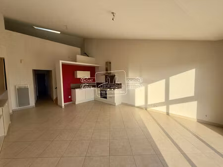 location maison 4 pièces 96 m² à montrevault-sur-èvre (49270)