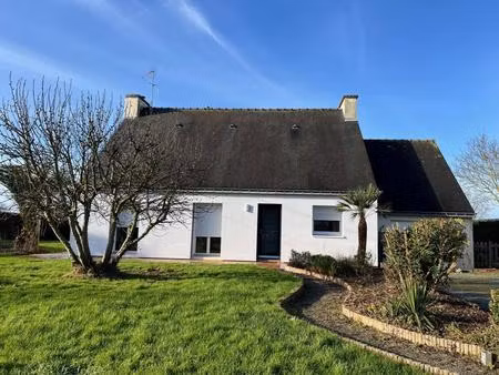 à vendre à pleugriffet maison située à 7 minutes de réguiny