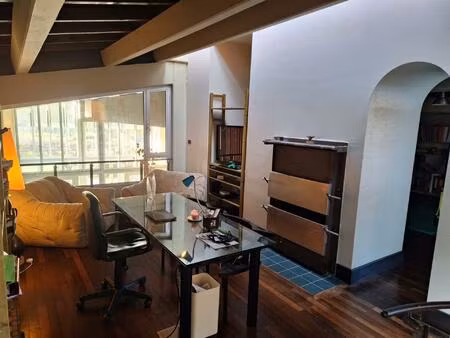 propriété d'architecte unique au coeur de la forêt  ave