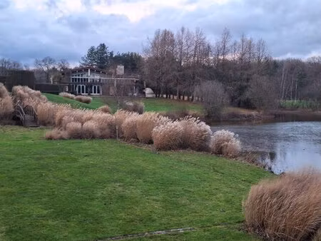 domaine de 15 hectares avec étang privé au coeur de la forêt