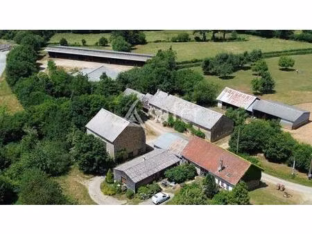 en creuse  en limite de la haute-vienne  propriété sur environ