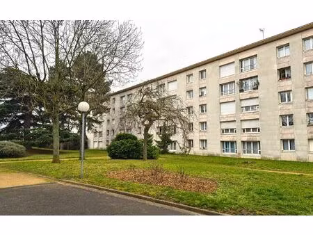 location appartement  65.71 m² t-3 à poissy  950 €