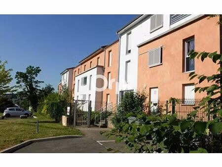 location appartement  m² t-1 à saint-genis-laval  535 €