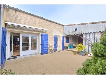 maison de ville avec cachet  familiale  beaux volumes