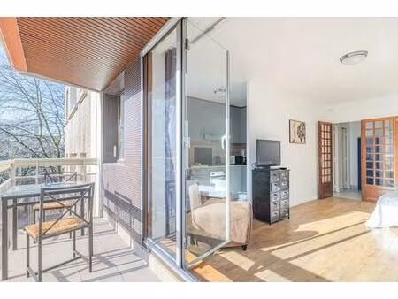 appartement studio de 33 m² situé à paris