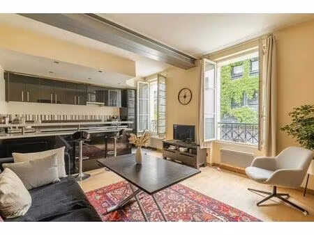 charmant 2 pièces rénové par architecte avec séjour de 24m2