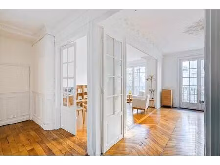 à vendre – appartement 3/4 pièces de 83 m² avec balcon – paris 1