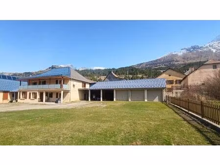 ancienne ferme réhabilitée en 4 logements  située à dévoluy - idéal investisseurs