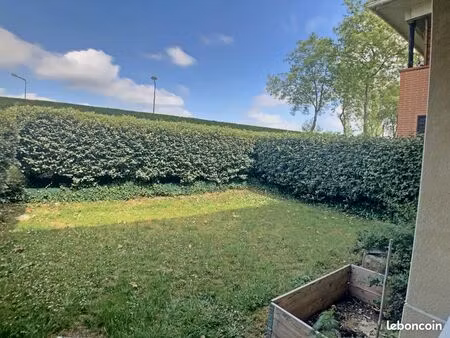 t2 meublé à auterive avec jardin privatif
