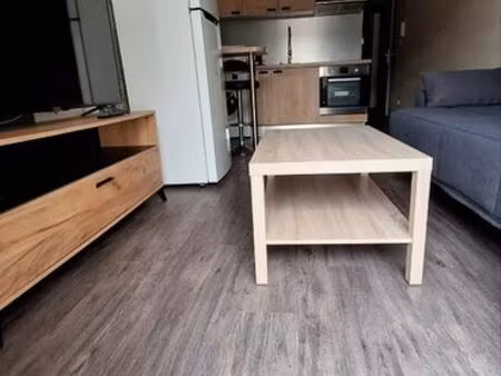 beau studio meublé + balcon . calme