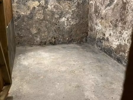 espace de stockage/cave/box 7 5m2