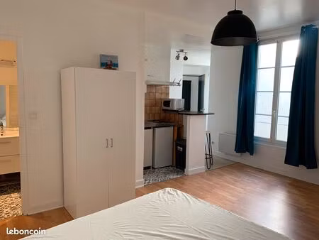 particulier loue studio meublé 24m2 - plein centre de cognac